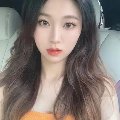 侯民华